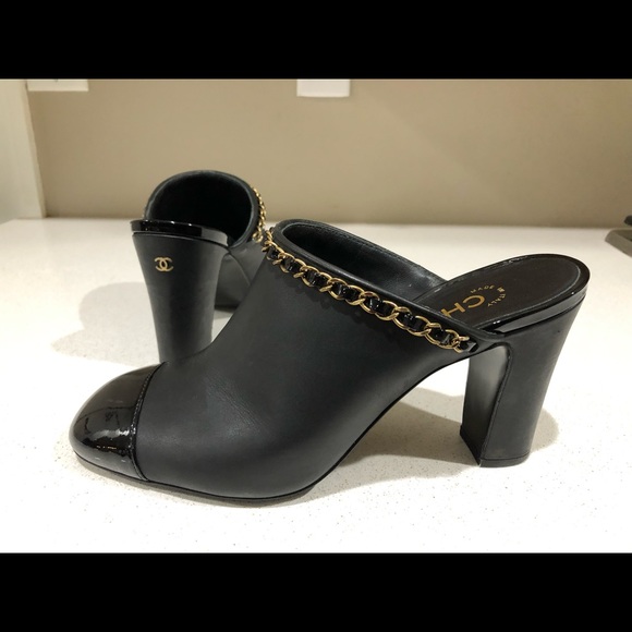 Chanel Gold CC Logo &Chain Link Mules. Size 39. - Picture 2 of 8